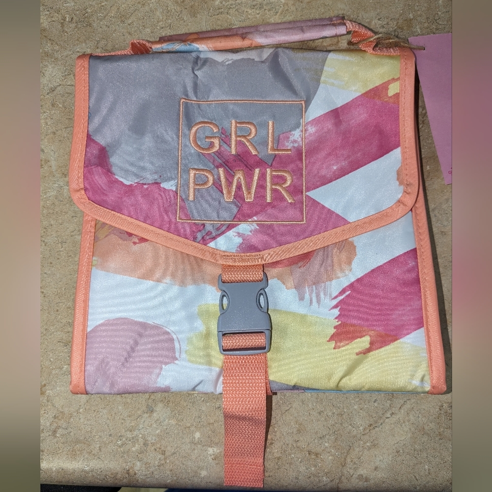 Thirty-one Fold-Over Lunch Bag - Watercolor Pop NWT Retail is $25.00